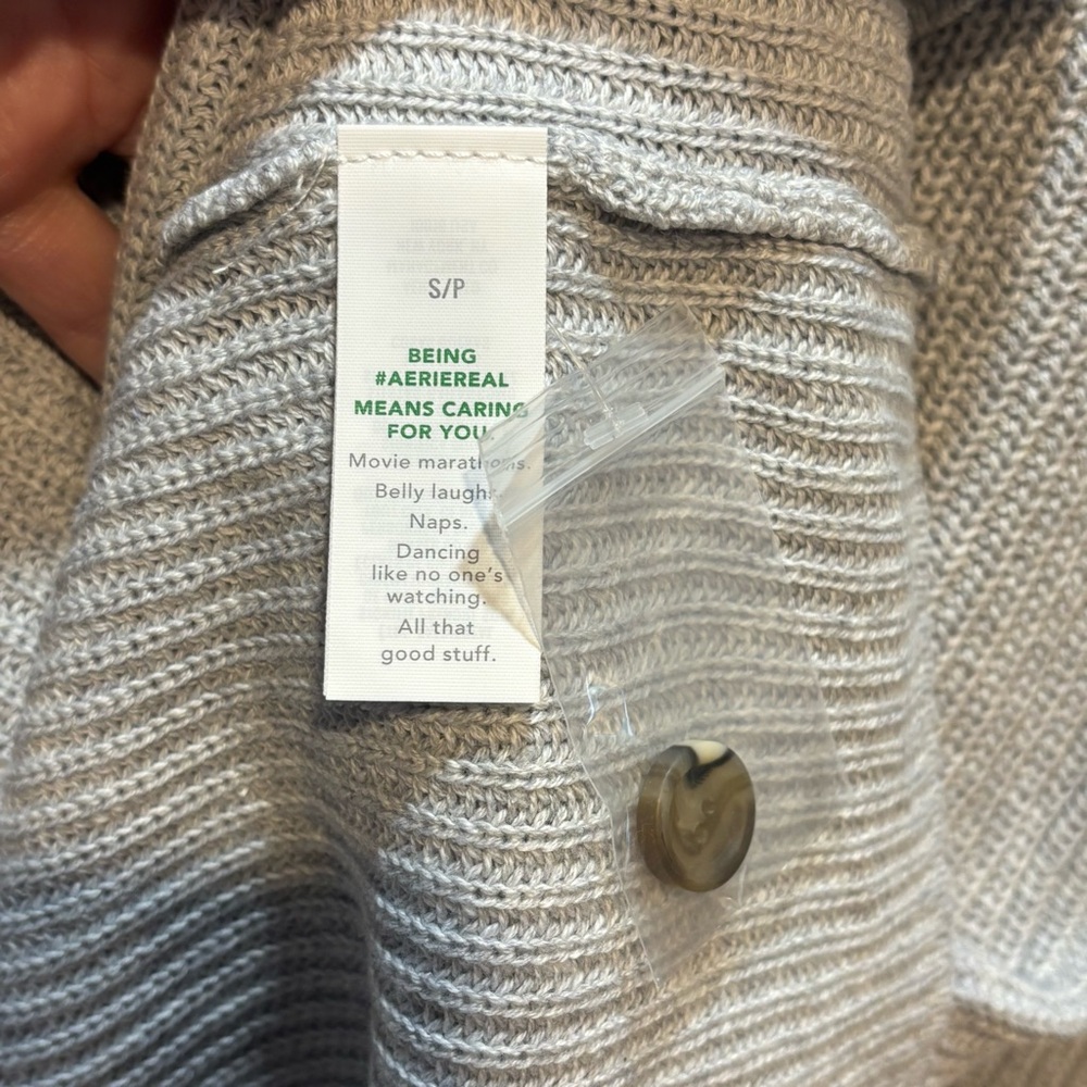NWT Aerie Henley Button Heather Gray Sweater Size S - Picture 4 of 8
